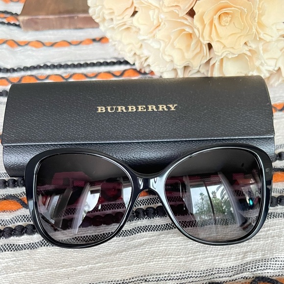 New 🖤 Burberry sunglasses butterfly polarized - Picture 10 of 10